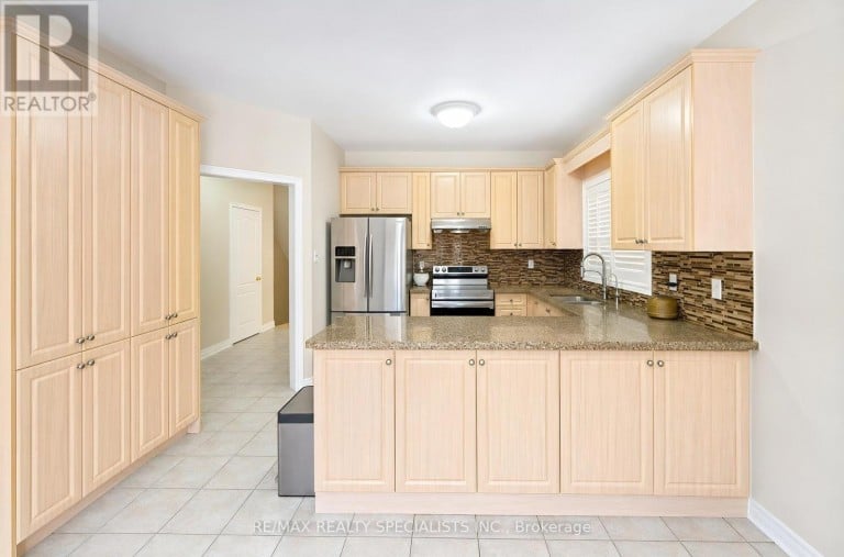 12 MOUNTAIN GORGE ROAD, Brampton (Sandringham-Wellington), Ontario, L6R2X6