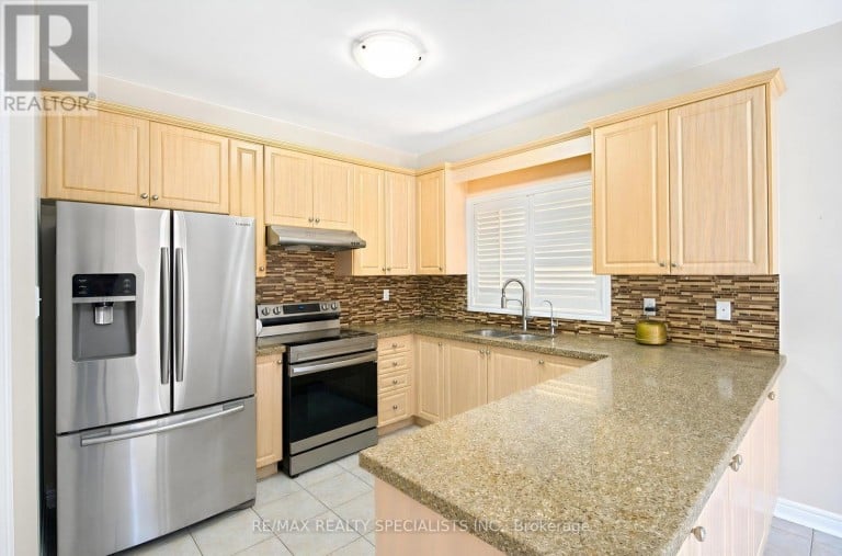 12 MOUNTAIN GORGE ROAD, Brampton (Sandringham-Wellington), Ontario, L6R2X6
