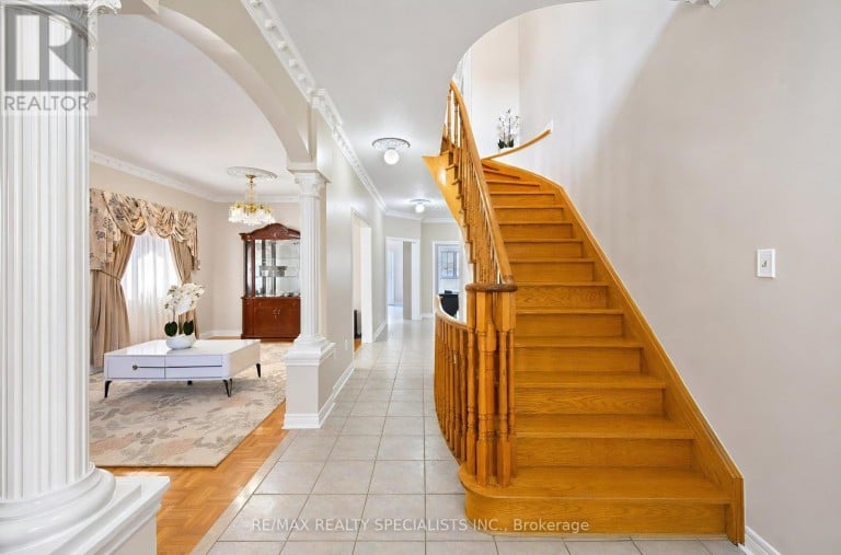 12 MOUNTAIN GORGE ROAD, Brampton (Sandringham-Wellington), Ontario, L6R2X6