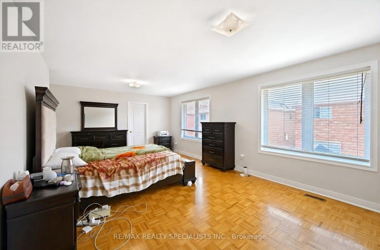 12 MOUNTAIN GORGE ROAD, Brampton (Sandringham-Wellington), Ontario, L6R2X6