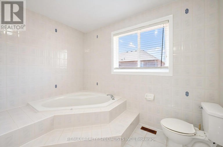 12 MOUNTAIN GORGE ROAD, Brampton (Sandringham-Wellington), Ontario, L6R2X6