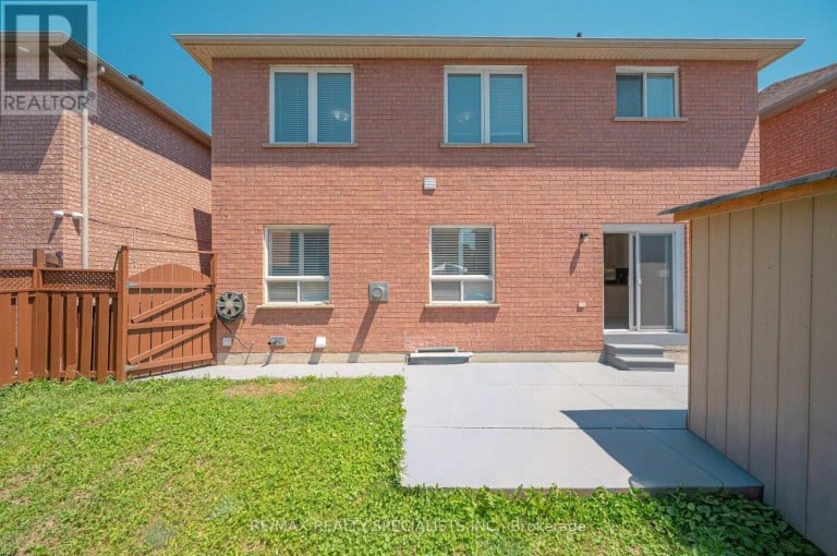 12 MOUNTAIN GORGE ROAD, Brampton (Sandringham-Wellington), Ontario, L6R2X6