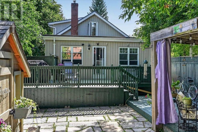 404 LONDON STREET, Peterborough (Town Ward 3), Ontario, K9H3A3