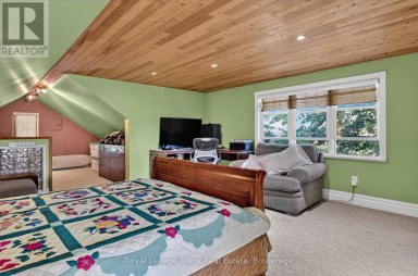 404 LONDON STREET Peterborough (Town Ward 3) Ontario photo 16