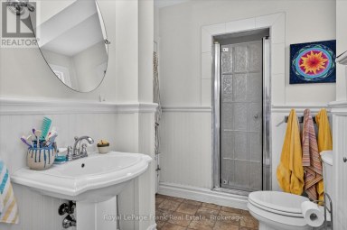 404 LONDON STREET Peterborough (Town Ward 3) Ontario photo 18