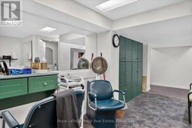 404 LONDON STREET Peterborough (Town Ward 3) Ontario photo 24