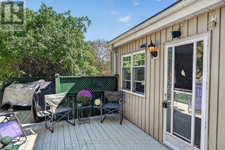 404 LONDON STREET, Peterborough (Town Ward 3), Ontario, K9H3A3