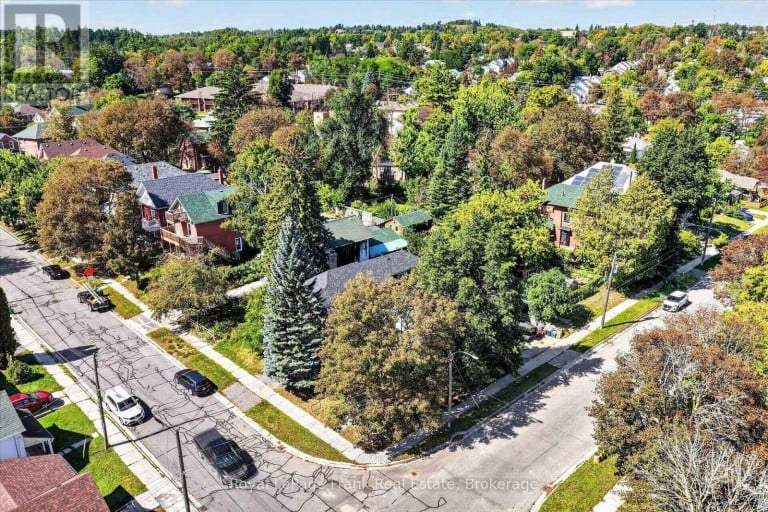 404 LONDON STREET, Peterborough (Town Ward 3), Ontario, K9H3A3