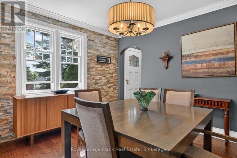 404 LONDON STREET, Peterborough (Town Ward 3), Ontario, K9H3A3