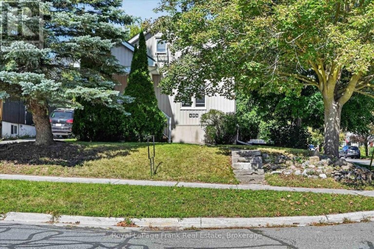 404 LONDON STREET, Peterborough (Town Ward 3), Ontario, K9H3A3