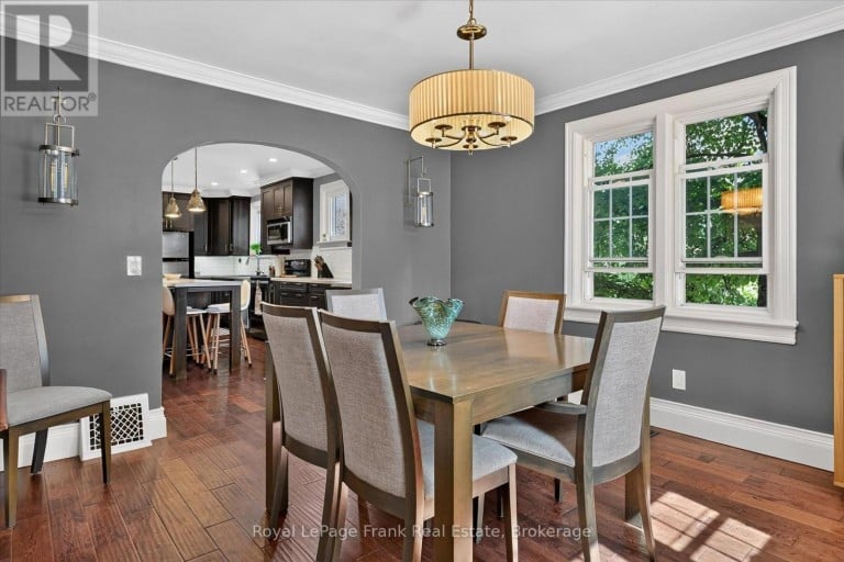404 LONDON STREET, Peterborough (Town Ward 3), Ontario, K9H3A3