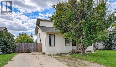 9449 69 Avenue Grande Prairie Alberta photo 1