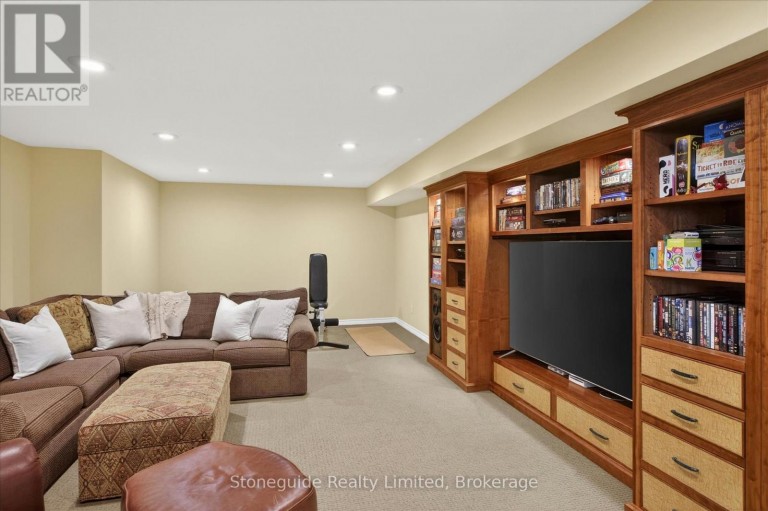 1580 COLLEGE PARK DRIVE, Peterborough (Otonabee Ward 1), Ontario, K9K2G9