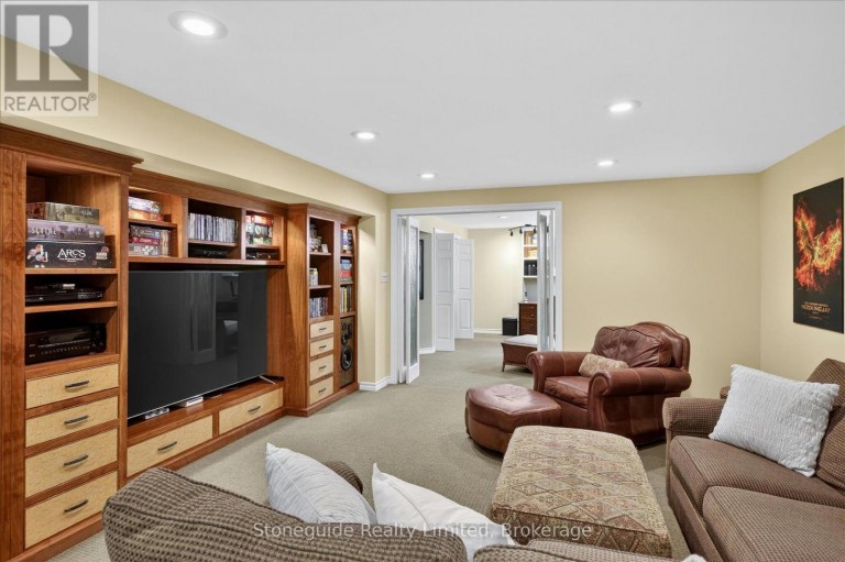 1580 COLLEGE PARK DRIVE, Peterborough (Otonabee Ward 1), Ontario, K9K2G9
