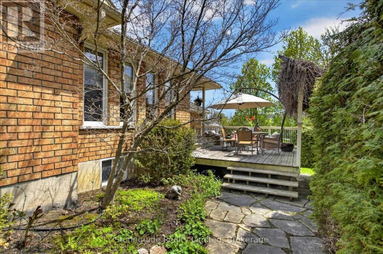 1580 COLLEGE PARK DRIVE, Peterborough (Otonabee Ward 1), Ontario, K9K2G9