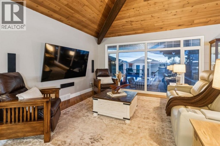 80042 210 Avenue W, Rural Foothills County, Alberta, T1S2X9
