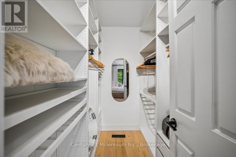 33 SLALOM GATE ROAD, Collingwood, Ontario, L9Y5A9