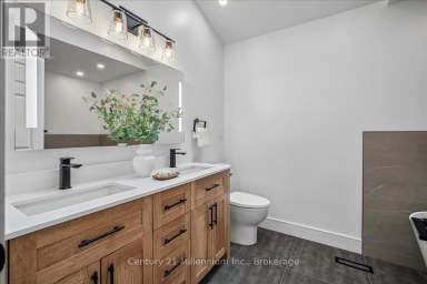 33 SLALOM GATE ROAD Collingwood Ontario photo 30