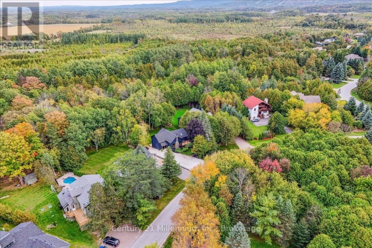 33 SLALOM GATE ROAD, Collingwood, Ontario, L9Y5A9