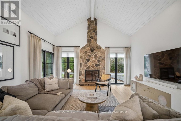 33 SLALOM GATE ROAD, Collingwood, Ontario, L9Y5A9