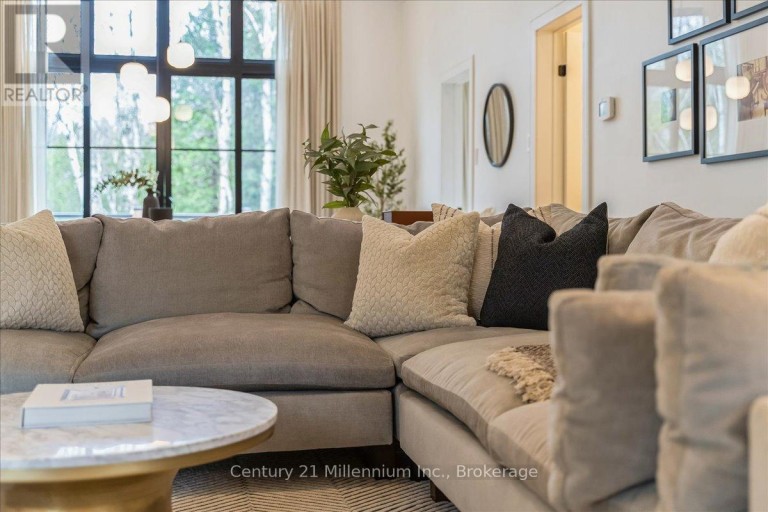 33 SLALOM GATE ROAD, Collingwood, Ontario, L9Y5A9