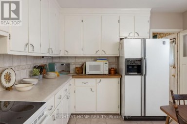 239 SEATON STREET Toronto (Moss Park) Ontario photo 24