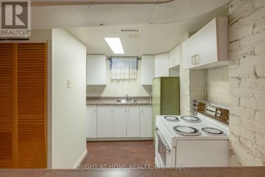 239 SEATON STREET Toronto (Moss Park) Ontario photo 43