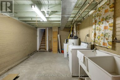 239 SEATON STREET Toronto (Moss Park) Ontario photo 45
