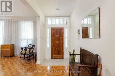 239 SEATON STREET Toronto (Moss Park) Ontario photo 8