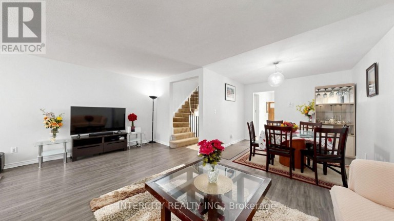 142 - 21 LIVONIA PLACE, Toronto (Morningside), Ontario, M1E4W5