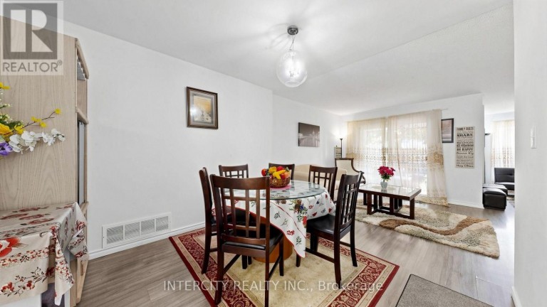 142 - 21 LIVONIA PLACE, Toronto (Morningside), Ontario, M1E4W5