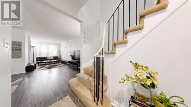 142 - 21 LIVONIA PLACE Toronto (Morningside) Ontario photo 19