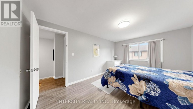 142 - 21 LIVONIA PLACE, Toronto (Morningside), Ontario, M1E4W5