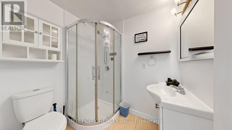 142 - 21 LIVONIA PLACE, Toronto (Morningside), Ontario, M1E4W5