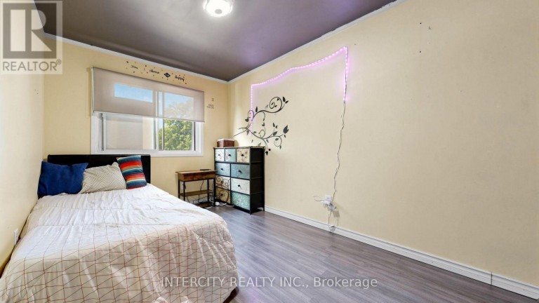 142 - 21 LIVONIA PLACE, Toronto (Morningside), Ontario, M1E4W5