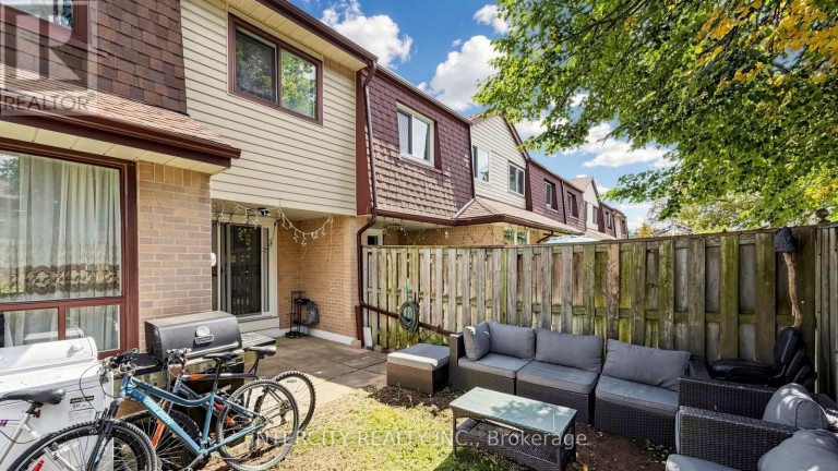 142 - 21 LIVONIA PLACE, Toronto (Morningside), Ontario, M1E4W5