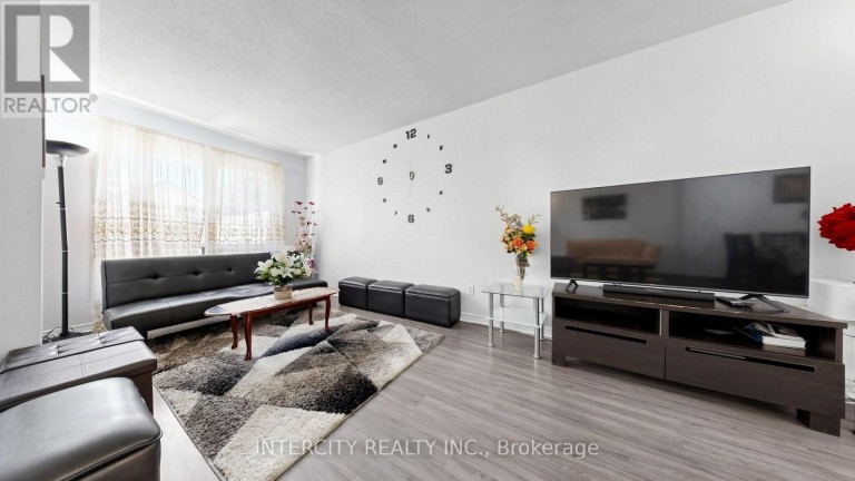 142 - 21 LIVONIA PLACE, Toronto (Morningside), Ontario, M1E4W5