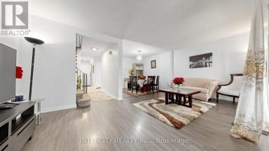 142 - 21 LIVONIA PLACE Toronto (Morningside) Ontario photo 9