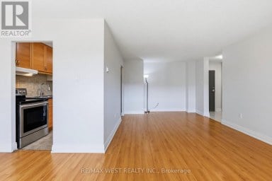 302 - 180 DUDLEY AVENUE Markham (Thornhill) Ontario photo 10