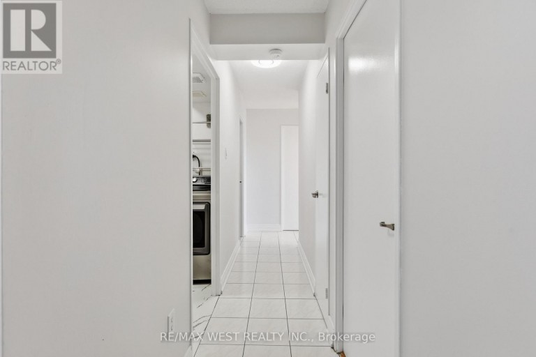 302 - 180 DUDLEY AVENUE, Markham (Thornhill), Ontario, L3T4X2