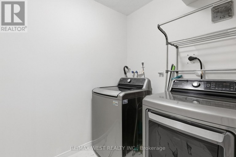302 - 180 DUDLEY AVENUE, Markham (Thornhill), Ontario, L3T4X2