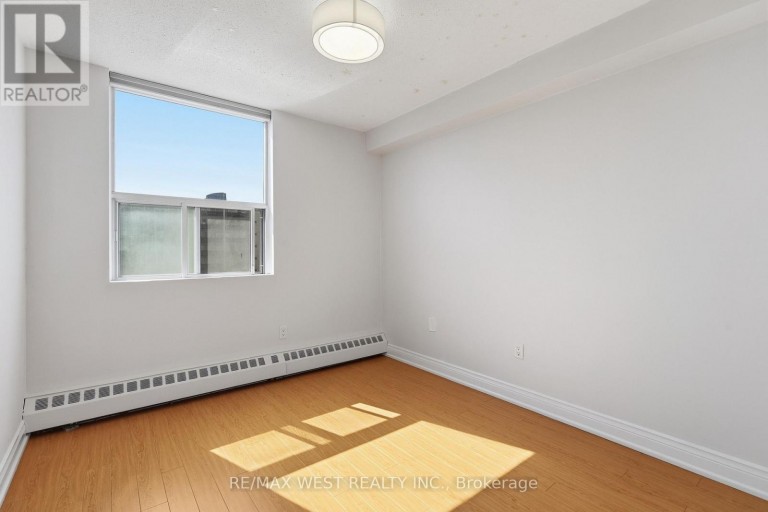 302 - 180 DUDLEY AVENUE, Markham (Thornhill), Ontario, L3T4X2