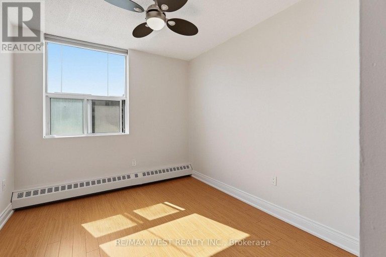 302 - 180 DUDLEY AVENUE, Markham (Thornhill), Ontario, L3T4X2