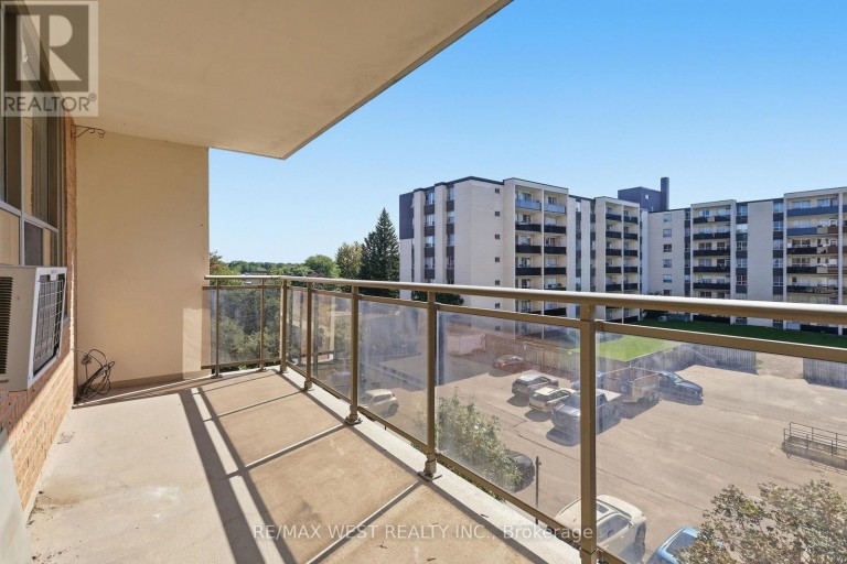 302 - 180 DUDLEY AVENUE, Markham (Thornhill), Ontario, L3T4X2