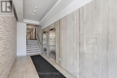 302 - 180 DUDLEY AVENUE Markham (Thornhill) Ontario photo 5