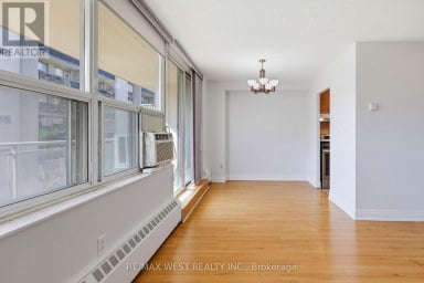 302 - 180 DUDLEY AVENUE Markham (Thornhill) Ontario photo 7
