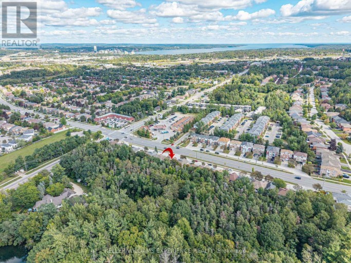 250 FERNDALE DRIVE S, Barrie (Ardagh), Ontario, L4N8J9