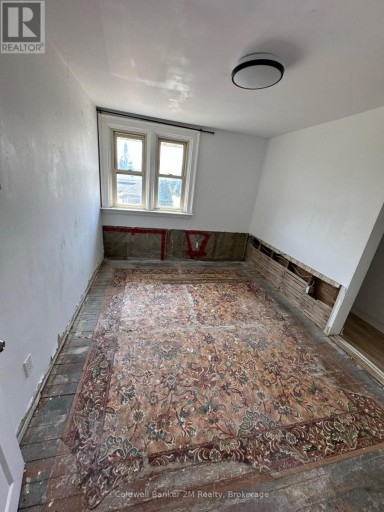 386 PINE AVENUE, Oshawa (Vanier), Ontario, L1J2H8