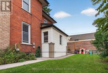 540 CHARLOTTE STREET Peterborough (Town Ward 3) Ontario photo 3