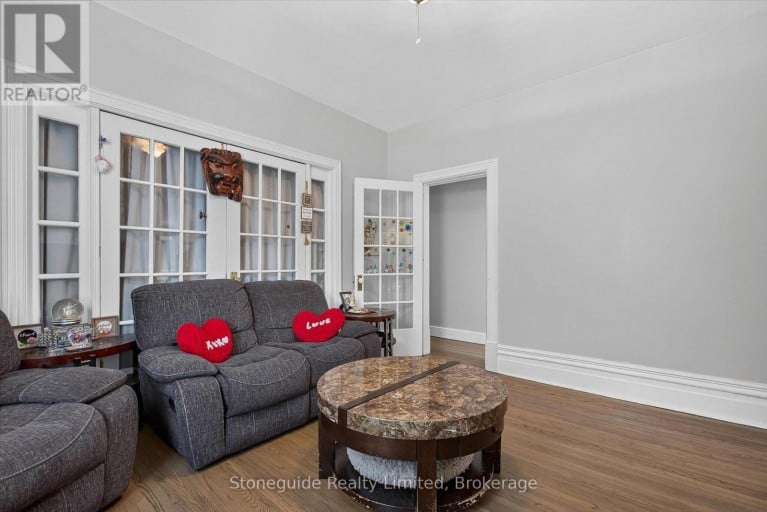 540 CHARLOTTE STREET, Peterborough (Town Ward 3), Ontario, K9J2W5